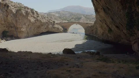 The severan bridge in Turkey. Stockbeeldmateriaal 153521735