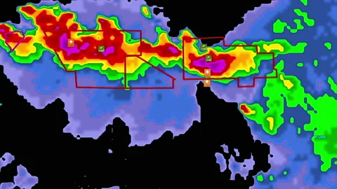 Severe storms with tornado warning and lightning on severe weather radar screen Stock Footage 158004840