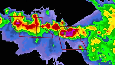 Severe storms with tornado warning and lightning on severe weather radar screen Vídeo Stock 158014149