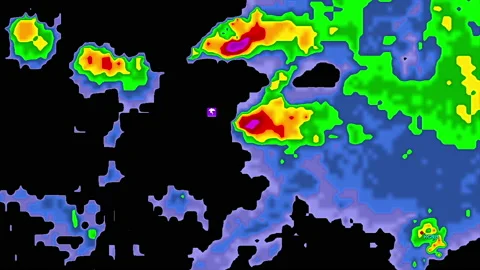 Severe storms with tornado warning and lightning on severe weather radar screen Vídeo Stock 158014655