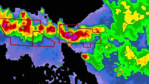 Severe storms with tornado warning and lightning on severe weather radar screen Vídeo Stock 158015528