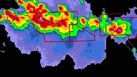 Severe storms with tornado warning and lightning on severe weather radar screen Vídeo Stock 158018726