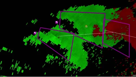 Severe Thunderstorms with tornado warning on severe weather radar screen Vídeo Stock 158589631