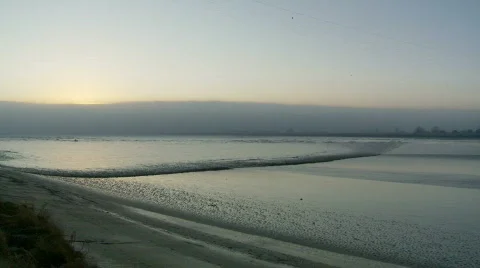 Severn Bore Tidal Wave in early stages 스톡 동영상 325401