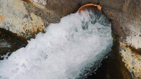 Sewage disposal in slow motion Vídeos de archivo 92862707
