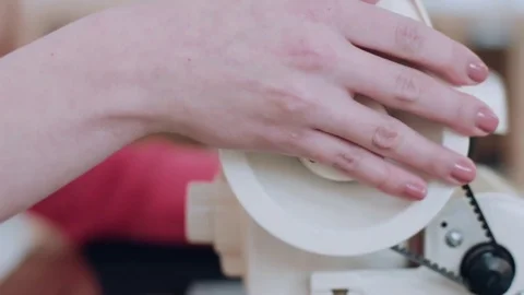 Sewing machine threading 02 Vídeos de archivo 75175367