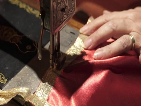 Sewing machine working 스톡 동영상 77129194