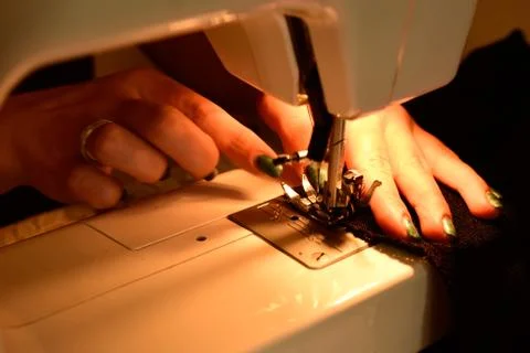 Sewing machine working Foto stock
