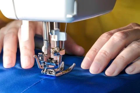 Sewing process, front view Stockfoto's