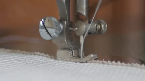 Sewing on retro machine needle Video stock 87216105