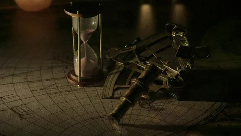 Sextant hourglass old map Stockbeeldmateriaal 83318144