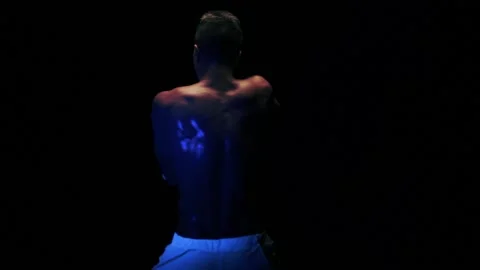Sexy man is dancing 動画素材 92388300