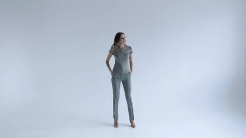 Sexy model with beads posing on white background, 50 frames per second 库存影片 106282310