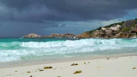 Seychelles beach with ocean waves Stock Footage 129405906