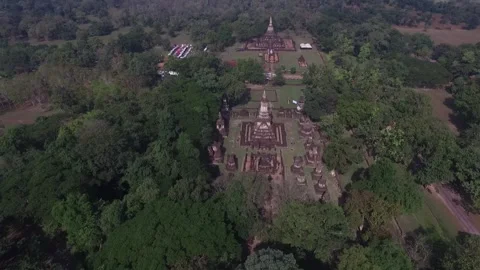 SFF Drone Wat Chedi Chet Thaeo Sukhothai Historical Park Sukhothai 12112017 Vídeo Stock 331589692