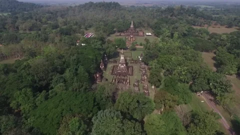 SFF Drone Wat Chedi Chet Thaeo Sukhothai Historical Park Sukhothai 12112017 Vídeos de archivo 331589802