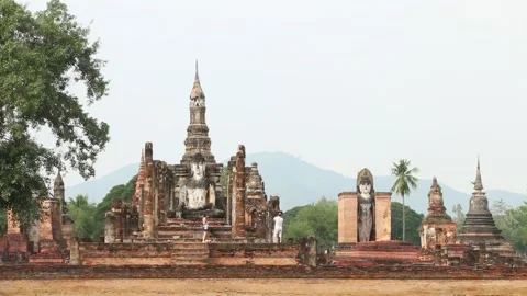 SFF large seated Budha Wat Mahathat Sukhothai Historical Park 12082017 010 M Video stock 334953375