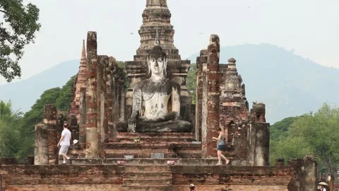 SFF large seated Budha Wat Mahathat Sukhothai Historical Park 12082017 010 M Video stock 334953390