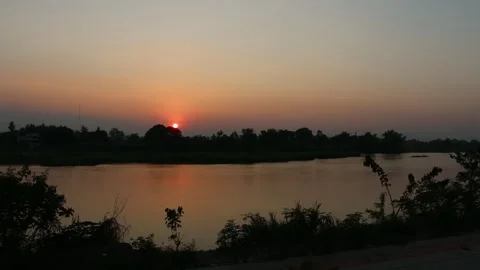 SFF Sunset at Ping river Kamphaeng Phet 12102017 010 MVI 3590 Video stock 323512050
