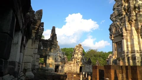 SFF Time lapse Phimai Stone Castle Nakhon Ratchasima 04202018 011 C0015 Video stock 327460453