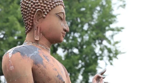 SFF Walking Buddha statue Wat Sa Si Sukhothai Historical Park 12082017 010 M Vidéo 334953459