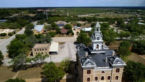 Shackelford County Courthouse Clock Tower Flyby, Albany TX, Drone Video 스톡 동영상 208301686
