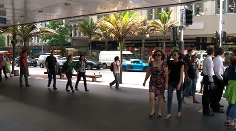 Shaded intersection at Queen and Victoria, Auckland Stock Footage 37126955