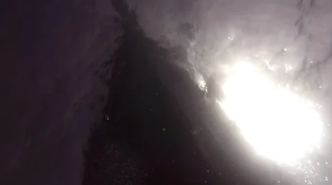 Shadow of boat through water and sun 動画素材 33070672
