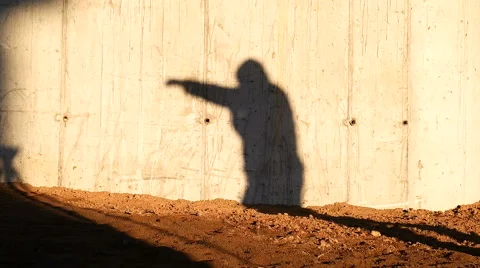 Shadow of the boxer man boxing on the wall, runner training in the morning 스톡 동영상 61027548