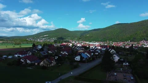 The shadow crawls on the city 動画素材 154386495