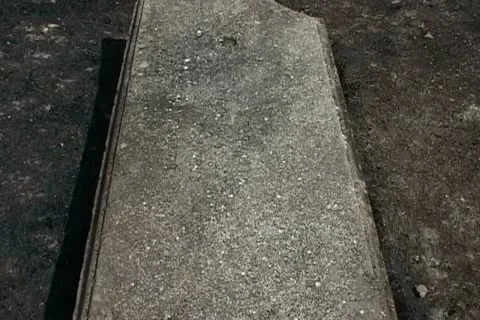 Shadow of a man slips on gravestone Video stock 11358221