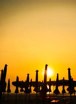 Shadow Umbrella on Nature Background Gradient Overlay Orange Sky Evening 스톡 사진
