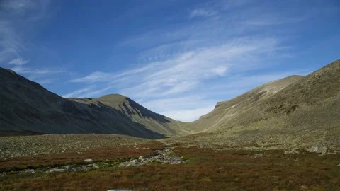 Shadows creeping into a valley,4k,timelapse 動画素材 230210272