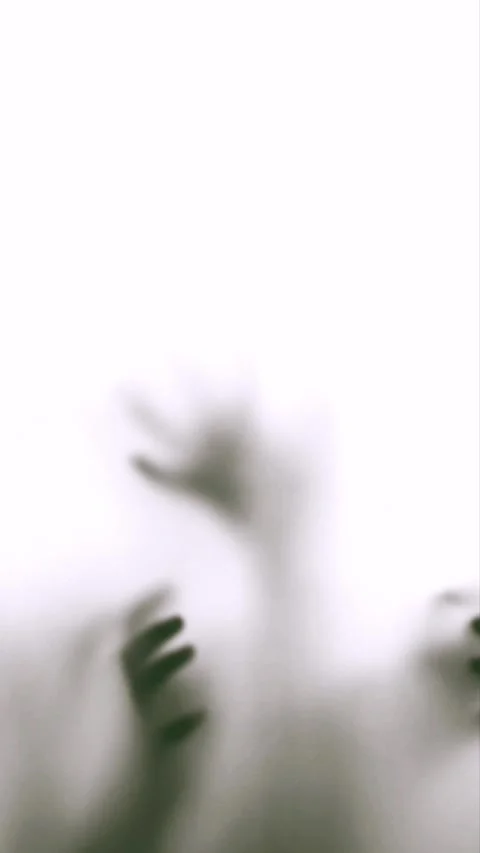 Shadowy hands reaching through white misty fabric. Vídeo Stock 340471616