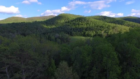 Shadowy Hills Stockbeeldmateriaal 128537368