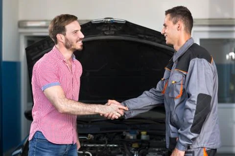 Shake hands with the customer Stock-Fotos