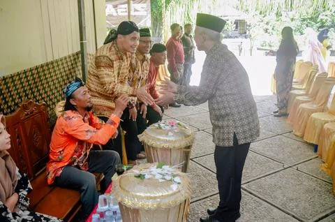 Shake hands Stock Photos