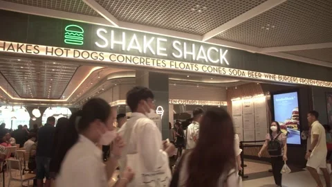 Shake Shake Restaurant at Central World shopping mall. Vídeo Stock 250415003