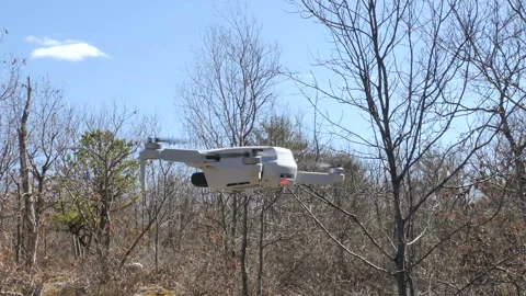 Shaking Drone Struggling in the Wind Video stock 236334570