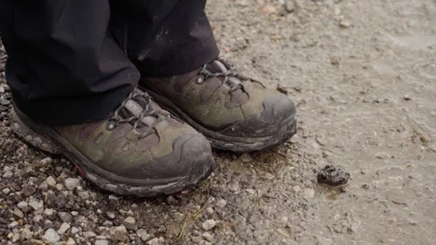 Shaking feets outside in the cold Stock Footage 283567384