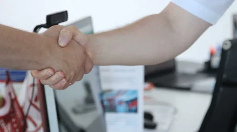 Shaking hands with a client 動画素材 55301899