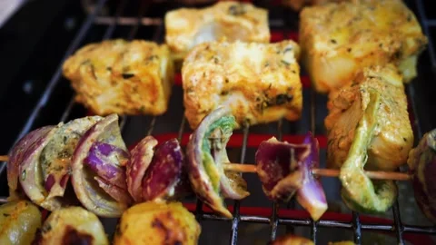 Shallow depth of feild forward panning shot of cottage cheese paneer vegetables Stock Footage 132643072