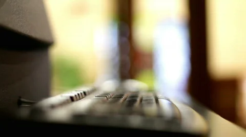 Shallow depth of field Fingers typing on keyboard 库存影片 703298