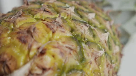 Shallow DOF outer surface of organic pineapple 4K footage 스톡 동영상 145736983