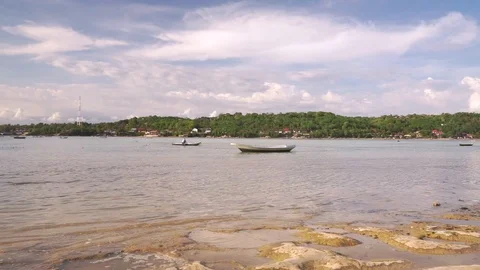 Shallow river between Nusa islands Stock Footage 108795791