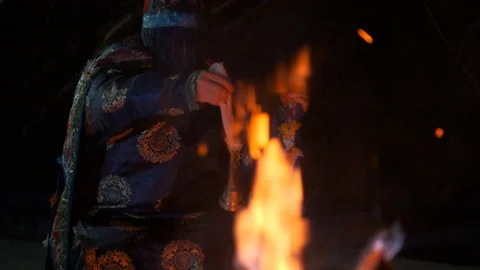 Shamanic ritual by the fire. Stock-Footage 106783771