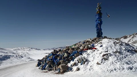 Shamanism monument with bird Video stock 88400272