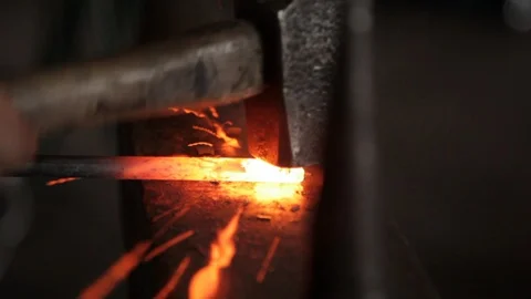 Shaping iron rod at a foundry Video stock 90940417
