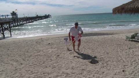 Shark Advisory at Beach 库存影片 86829835