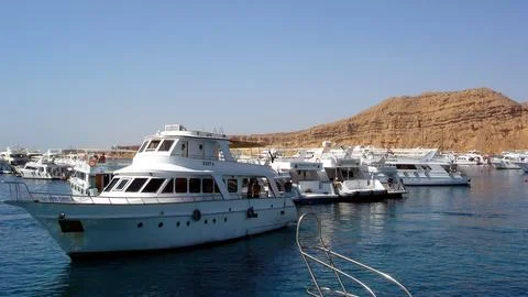 Sharm El Sheikh, Egypt - August 29, 2009 Enjoying a Yacht Excursion to a Co.. Stock Photos